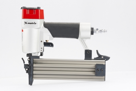 products/Нейлер пневматический MATRIX для гвоздей от 10 до 50 мм (арт. 57410)