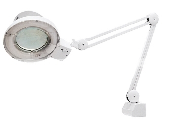 Лупа с подсветкой 3-х кратная, D 125 мм, со струбцинным креплением к столу MATRIX арт.913625